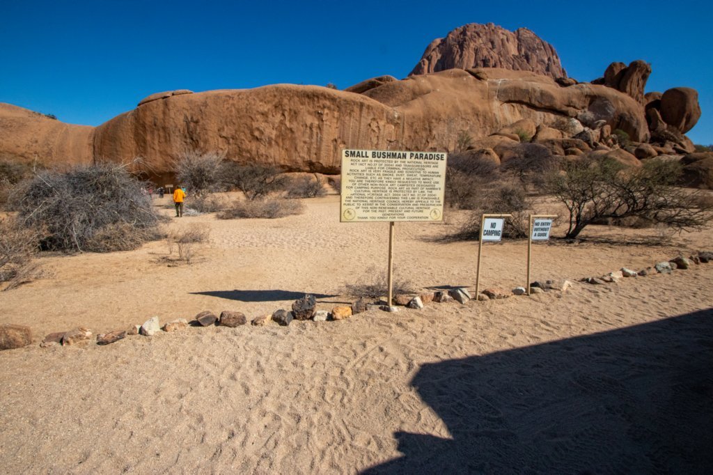 nam0976.jpg