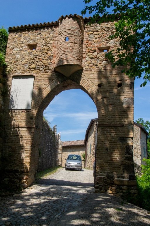 castella25.jpg